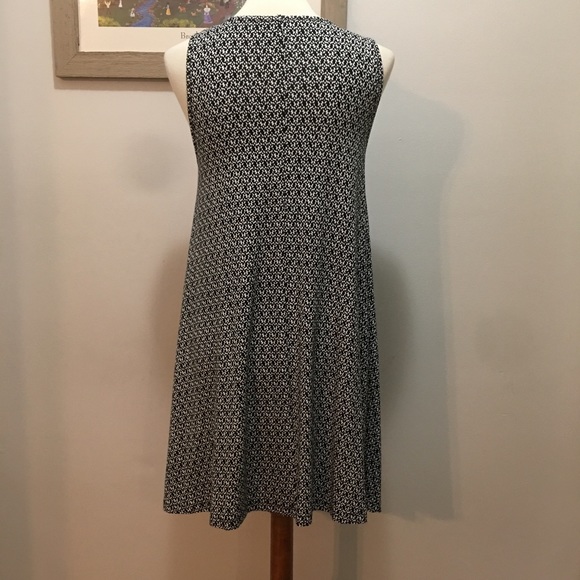 Ann Taylor LOFT Sleeveless Shift Dress - Picture 4 of 9